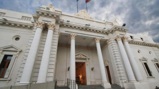 Imputaron a seis hombres por disturbios y daños a la Legislatura
