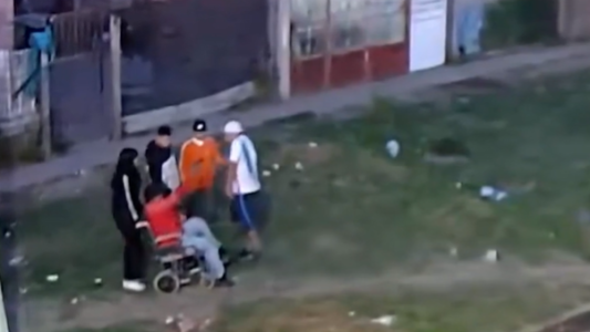 El asesino de la silla de ruedas: quedó grabado, lo identificaron y no lo pueden encontrar