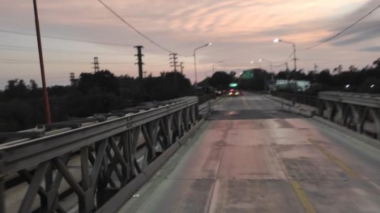 Se rehabilitó el paso de vehículos autorizados por el Puente Carretero