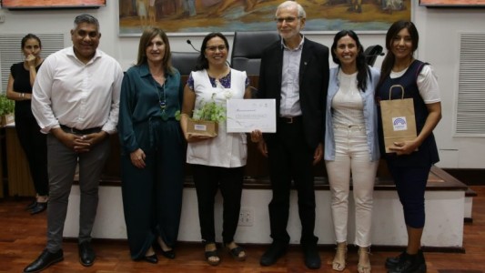 Se entregó por primera vez el reconocimiento “Sembrando Escuelas”