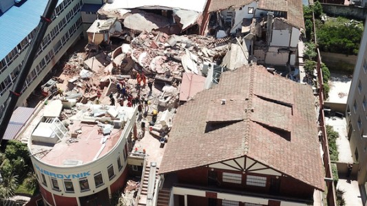 Cómo sigue el operativo en Villa Gesell tras el derrumbe del hotel