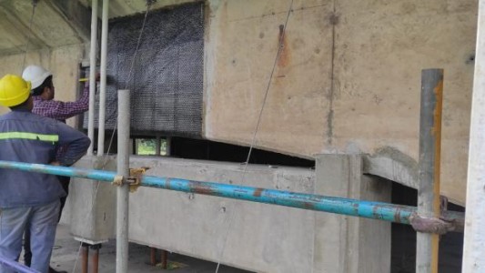 Puente Carretero: motos y bicicletas deben transitar por el "puente Bailey"