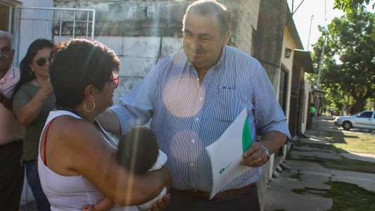 Entregaron escrituras a vecinos de barrio Ceferino Namuncurá