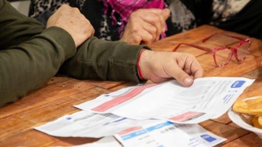 El Gobierno imputó a 95 empresas por incluir tasas de manera indebida en las facturas