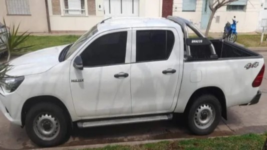 Barrio Candioti: le roban la camioneta y desvalijaron su casa tras hallar su dirección en el vehículo