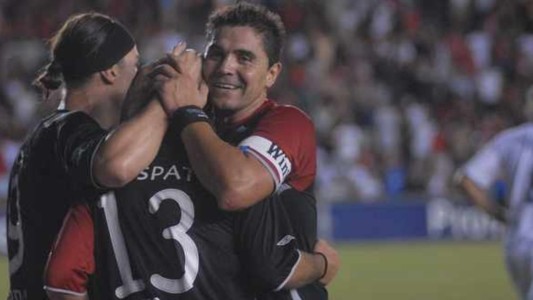 Colón: ¿Quién es el ex jugador del club que podría sumarse a las inferiores?