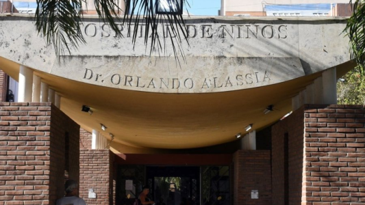 Una mujer policía le salvó la vida a una bebé de un año