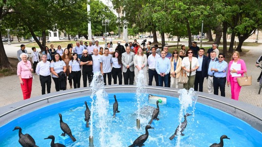 Se replicaron las emblemáticas figuras de la Fuente con Biguás de la Plaza 25 de Mayo