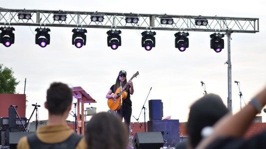 Lula Bertoldi inauguró el ciclo “Seremos Primavera” en Santa Fe