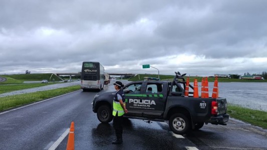 Por las lluvias, las rutas de la provincia se encuentran con calzadas húmedas y resbaladizas