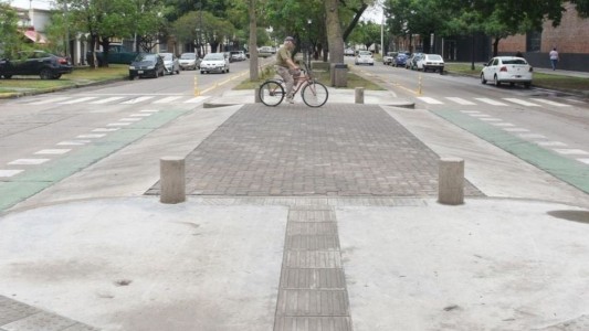 Proponen instalar "manda-peatones" en la costanera para evitar accidentes