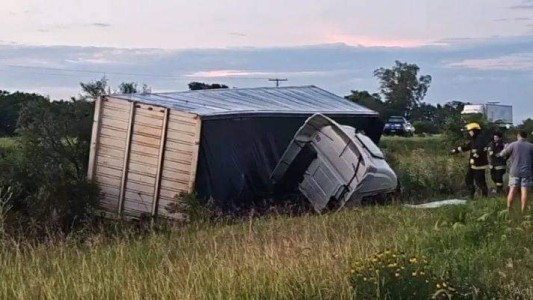 Accidente entre camión y moto en Ruta Nacional 11: una persona fallecida
