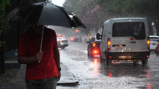 Emiten un alerta naranja por tormentas para este domingo