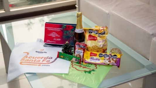 Presentaron la canasta y un árbol de navidad de Acuerdo Santa Fe