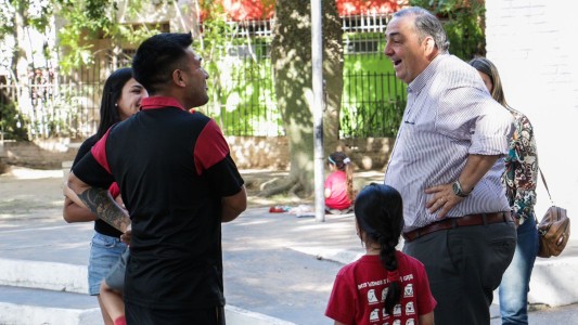 Poletti recorrió la Plaza Rebecq en el marco del programa Santa Fe Barrio