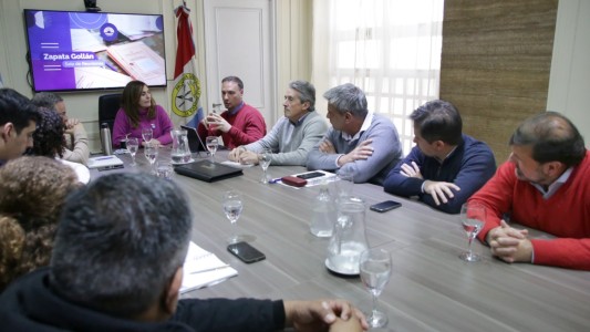 Enrico llega al Concejo para contar el proyecto del nuevo puente con Santo Tomé