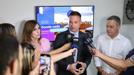 El ministro Enrico presentó detalles del puente Santa Fe-Santo Tomé