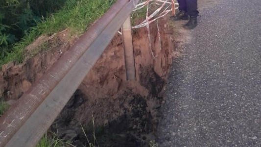 Se hizo un socavón en el puente entre Ruta Provincial 1 y Ruta Nacional 168