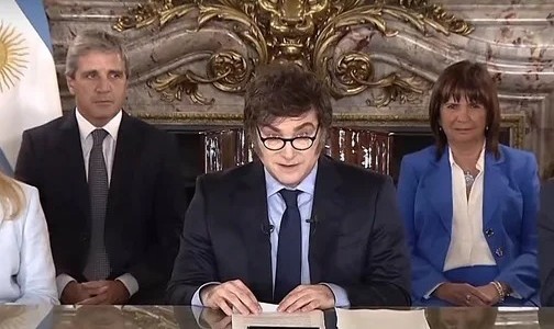 Javier Milei agradeció el "sacrificio" del primer año y aseguró que "vienen tiempos felices"