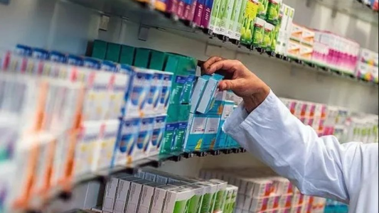 Sturzenegger denunció presiones a las farmacias para impedir la venta online