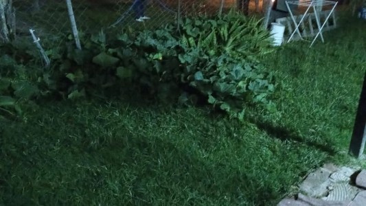 Sauce Viejo: vecinos ayudaron a apagar un incendio en una casa