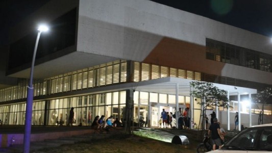 Una mujer recibió una puñalada en el abdomen