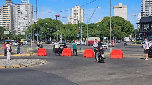 Quedó cerrada la rotonda de Avenida Alem y Belgrano y se analizan más medidas