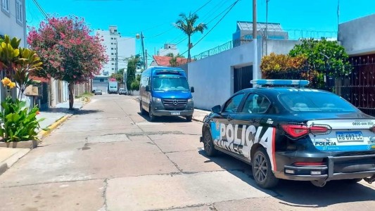 A plena luz del día y tras golpearla, le robaron los ahorros a una mujer de 76 años