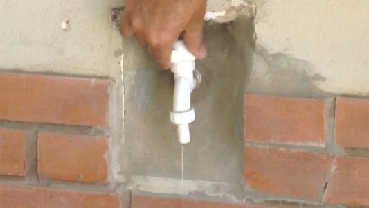 Baja presiónde agua potable: vecinos de Villa del Parque están preocupados