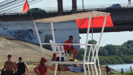 Se colocó una bandera roja en las playas para advertir la presencia de palometas