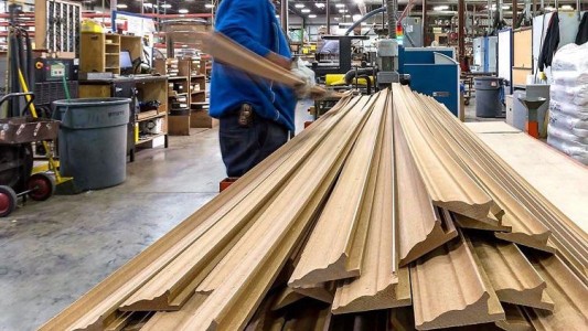 La industria pyme creció 7,3% interanual en diciembre pero cerró el 2024 con caída