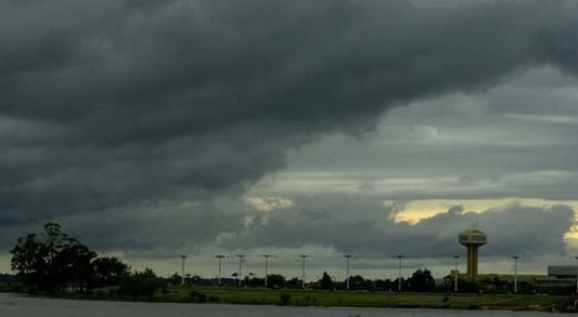 Calor y tomentas para este viernes: ¿cómo estará el fin de semana en la ciudad?