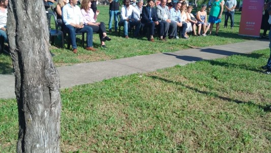 Firmaron el acuerdo para repavimentar Avenida Peñaloza