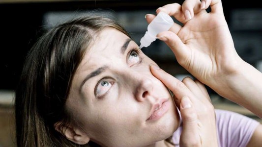 Conjuntivitis en verano: cómo prevenir y tratar la enfermedad