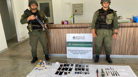 Finalizaron los controles en la cárcel de Las Flores: armas blanca, celulares y droga fueron decomisadas