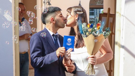 Día de los Enamorados: los santafesinos dieron el “sí” en la Casa del Brigadier