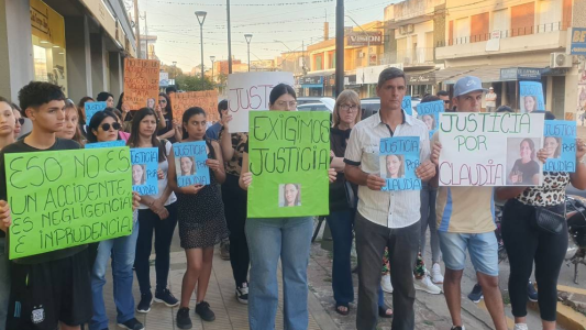 Familiares de Claudia Decurgez también se manifestarán este lunes frente a tribunales