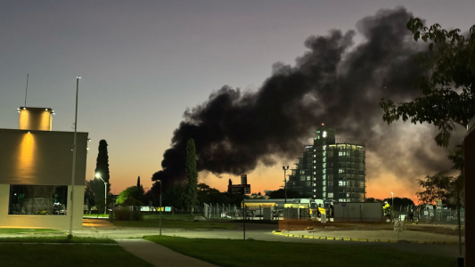 Los bomberos controlaron un incendio de un depósito en el Puerto de Santa Fe