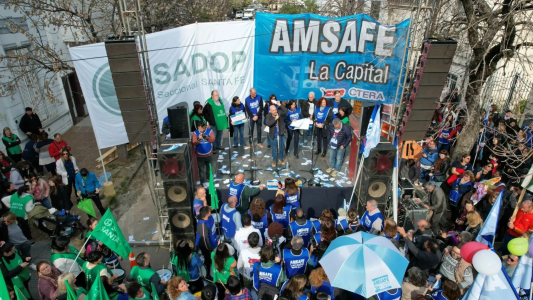 Los docentes deciden este viernes si aceptan la propuesta salarial del Gobierno