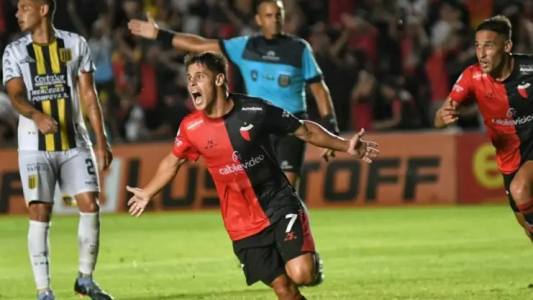 El entonado Colón defiende la punta frente a Almirante Brown