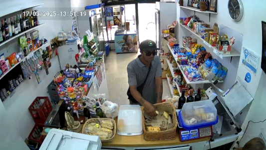 Insólito robo: preguntó el precio del fernet y se llevó tres empanadas