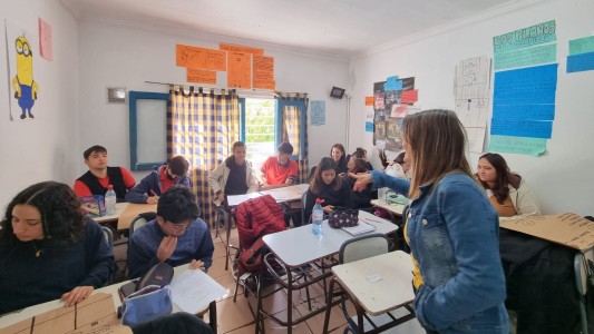 Asistencia Perfecta: la medida se extiende a preceptores de las escuelas