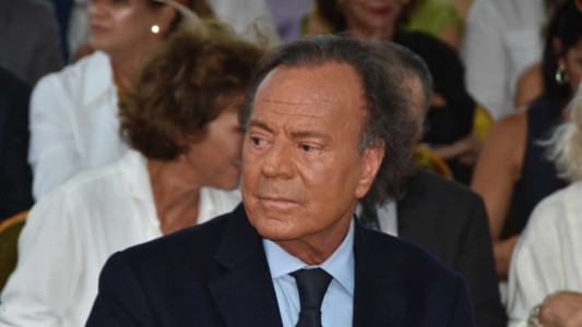 Preocupación por la salud de Julio Iglesias: "De cintura para abajo, tiene 500 años"