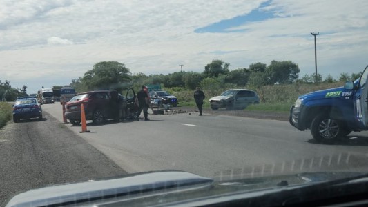 Ruta Nacional 11: fuerte accidente entre dos autos en la entrada a Nelson