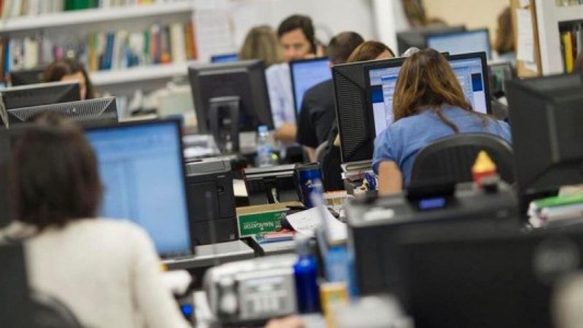 En 14 meses dieron de baja a más de 42 mil empleados públicos
