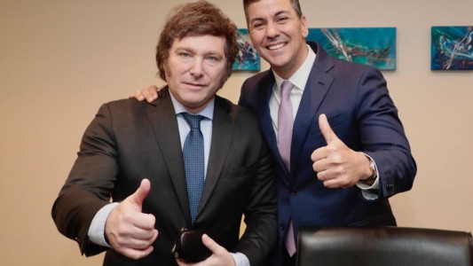 Javier Milei viaja a Paraguay y se reunirá con Santiago Peña