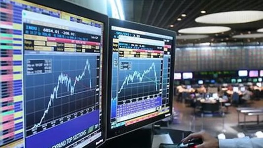 Sube el Riesgo País y los activos argentinos sufren otra jornada en rojo