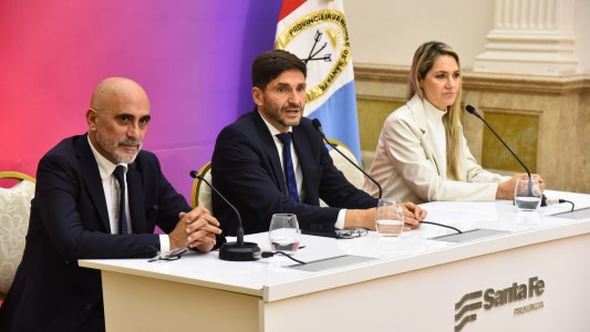 Pullaro: "Queremos que Ficha Limpia esté en la nueva Constitución provincial"