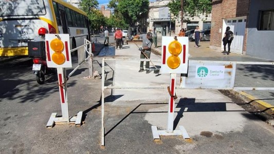 Paradas de colectivos: culminan los trabajos de bacheo en calle San Jerónimo