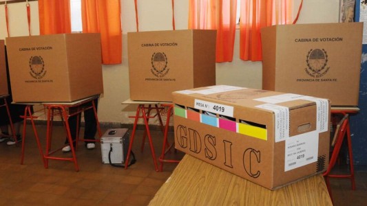 Elecciones 2025: ¿qué pasa si utilizo el celular a la hora de votar?